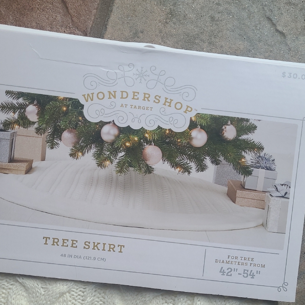 New with tags! Wondershop Cream Chunky Knit Tree Skirt